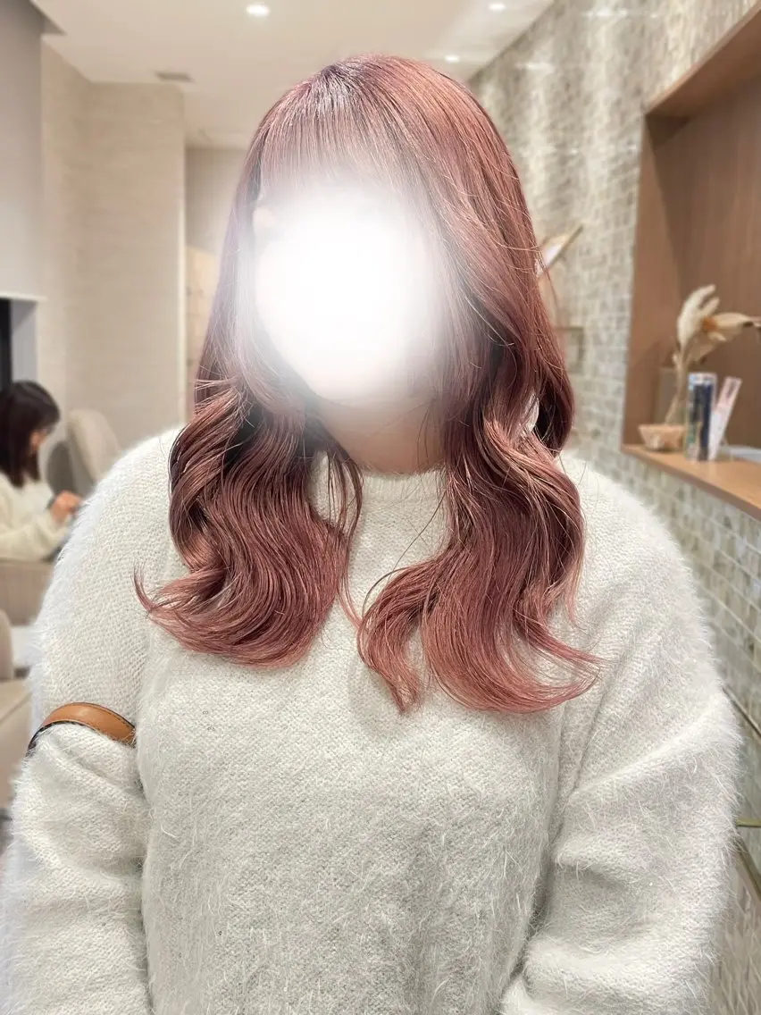ロング カラー ベージュカラー ブリーチ ピンクカラー ピンクベージュ ヘアカラー 松崎 咲和のヘアスタイル