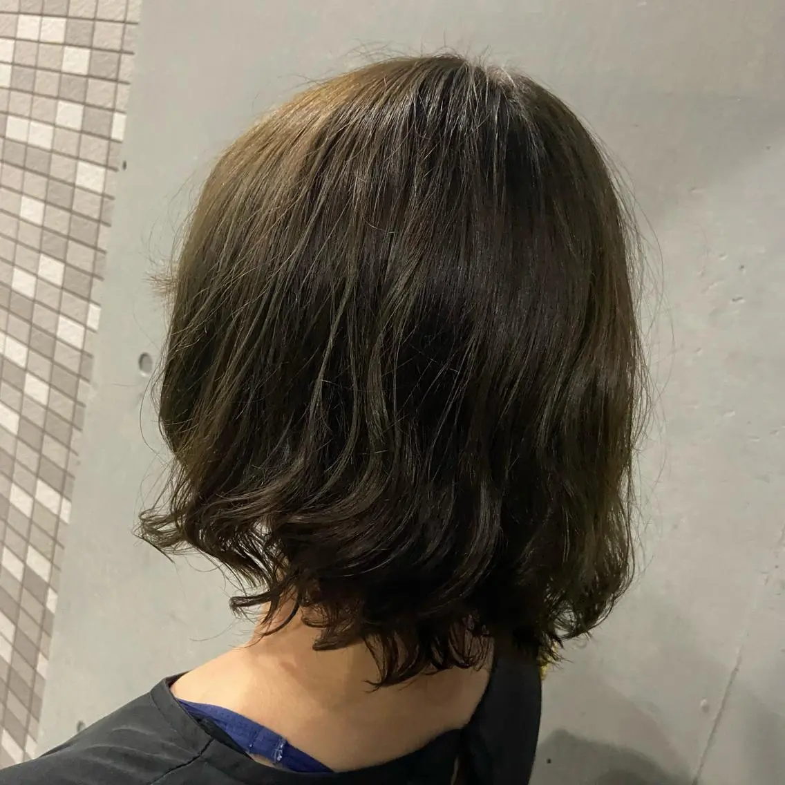ミディアム カラー パーマ ミディアムパーマ アッシュ デジタルパーマ 💜推しインナー カラー/菊池柊真💜のヘアスタイル