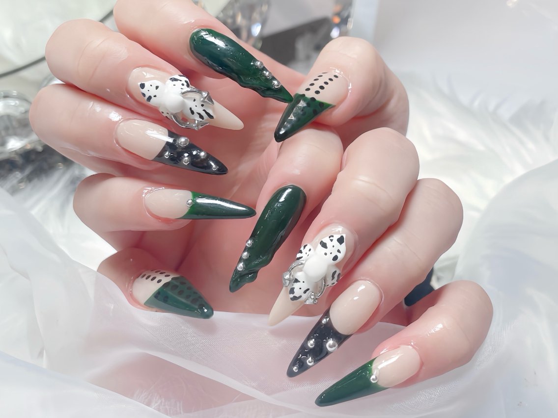 ネイル アニマル柄 べっ甲ネイル ボルドー ブラウン ドット ハンドネイル Rin Nail 新大久保店のネイルデザイン