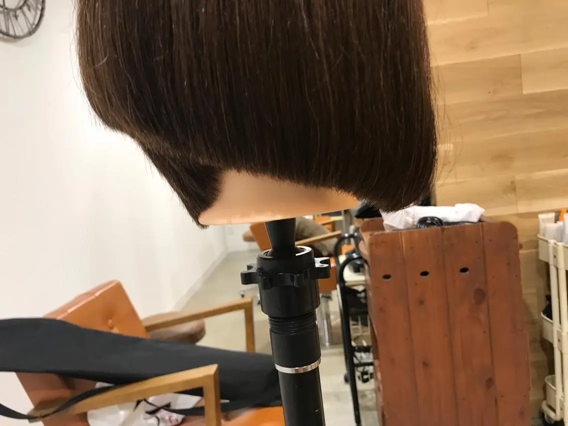ショート 暖色カラー🍊 ボブ🌿顔周りcutのヘアスタイル