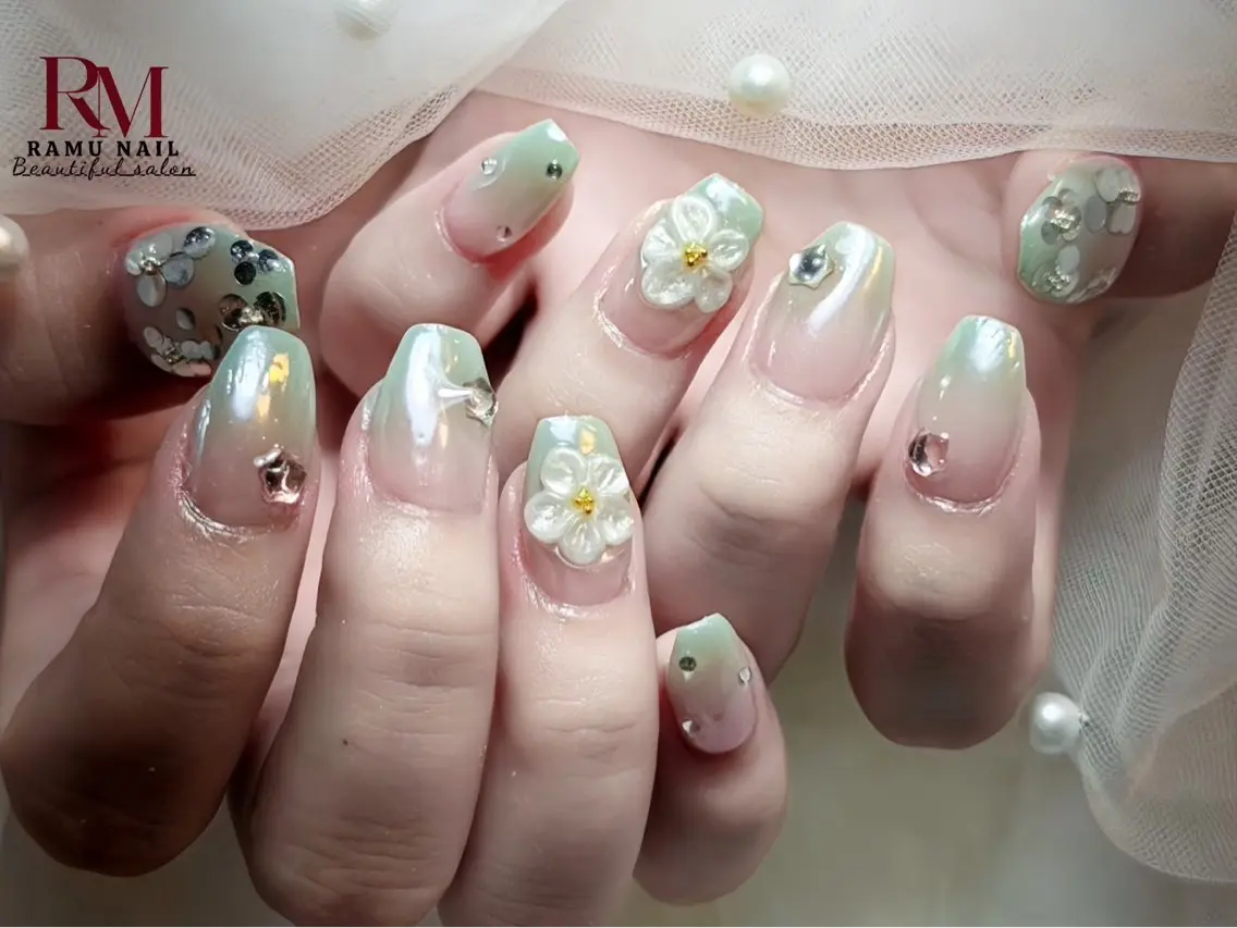ネイル キラキラネイル マグネットネイル ミラーネイル ピンク 夏ネイル ハンドネイル RAMU Nail 恵比寿店のネイルデザイン