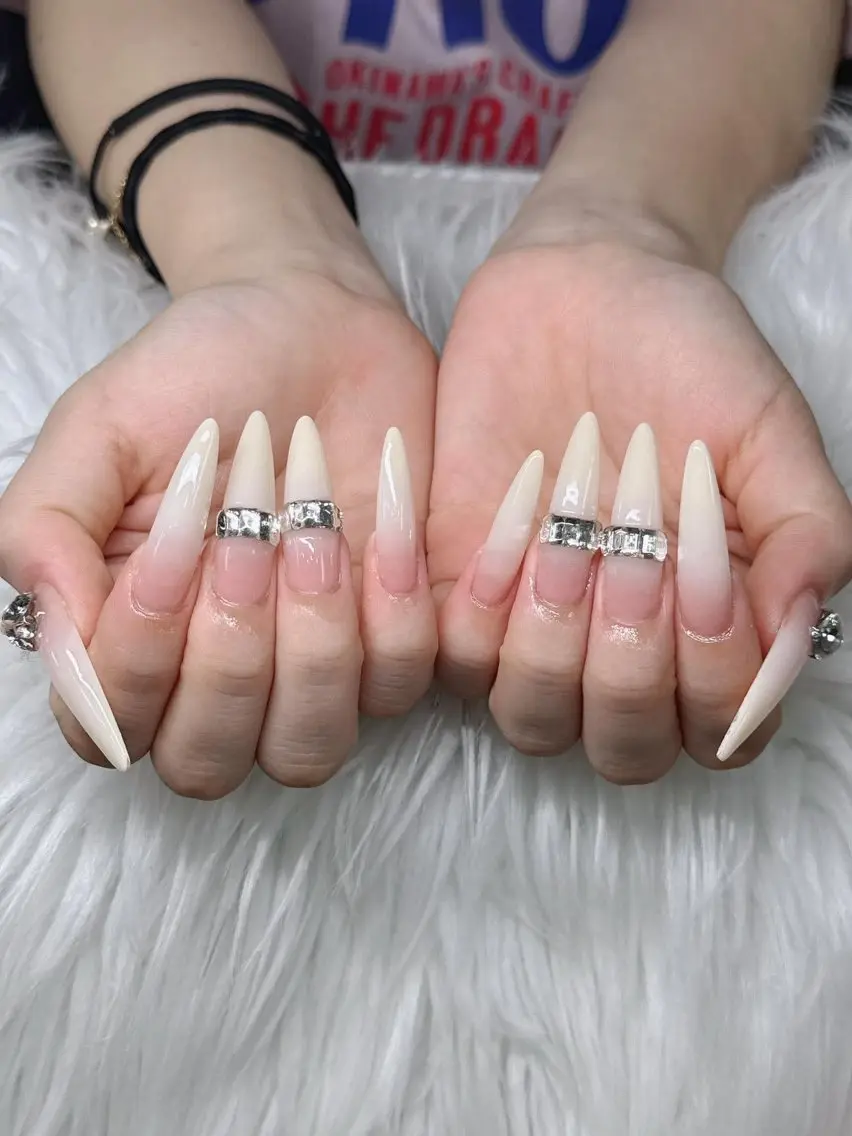 ネイル Lee Nailsのネイルデザイン