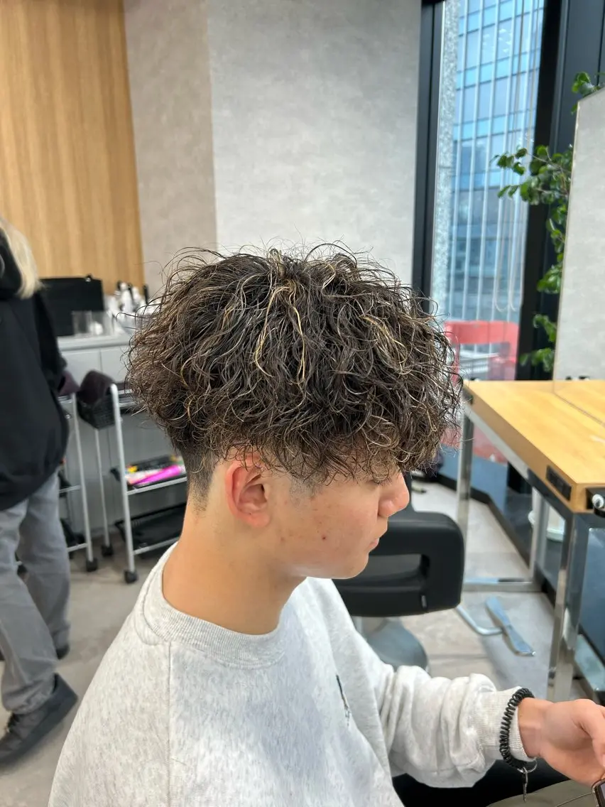 カラー パーマ メンズ カット ヘアカラー パーマ トリートメント ヘッドスパ ヘアセット イケメン製造機 🔥上原沙羅🔥のヘアスタイル