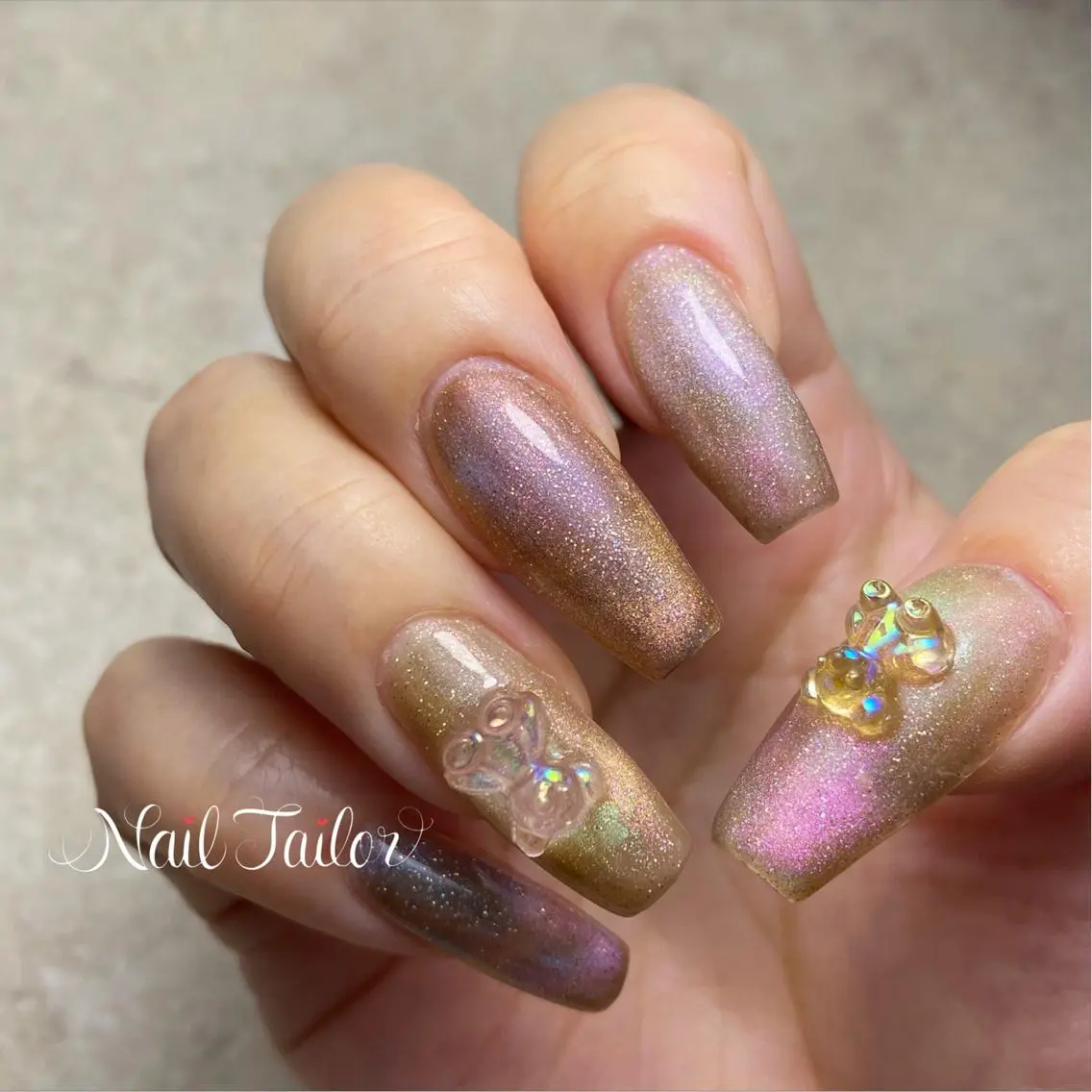 ネイル オーロラネイル ジェルネイル ラメ(グリッター) マグネットネイル 春ネイル ハンドネイル NailTailor ネイルテイラーのネイルデザイン