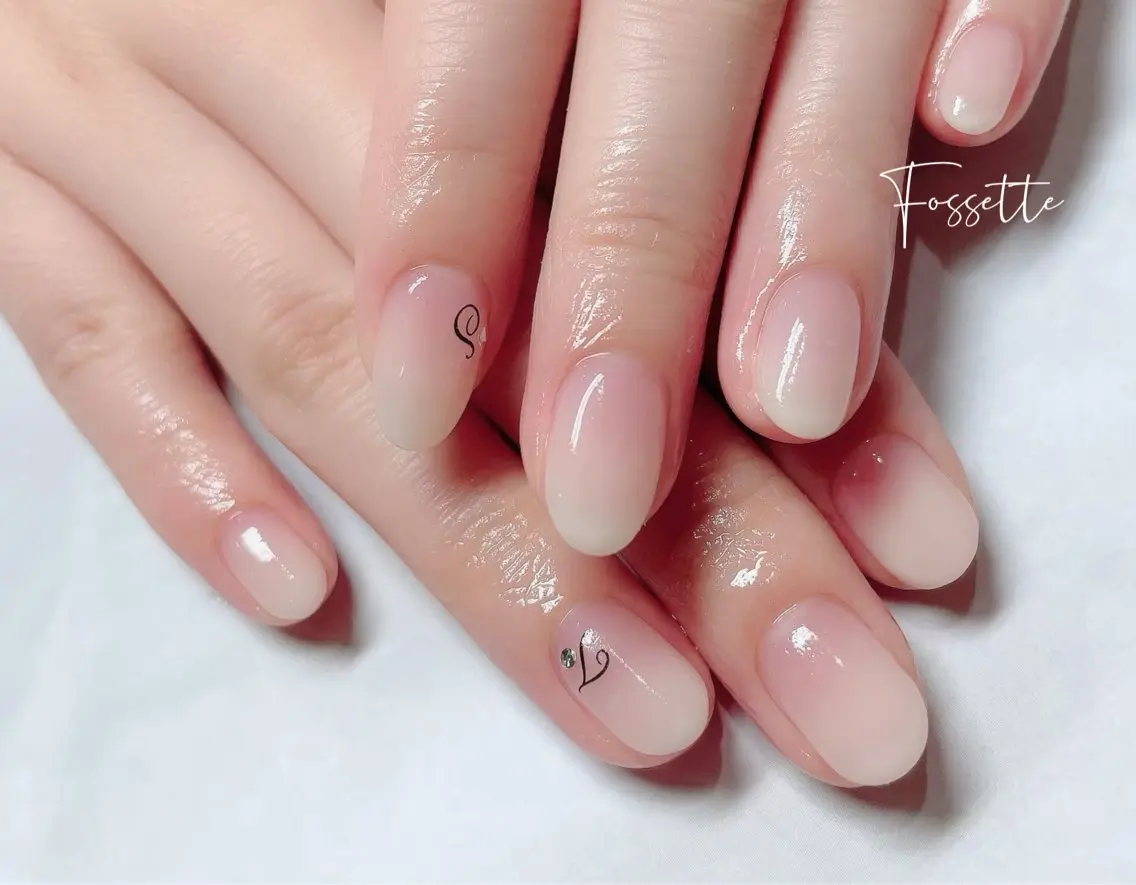 ネイル クリアネイル グラデーション オフィスネイル シンプルネイル ホワイト nailsalon Fossetteのネイルデザイン