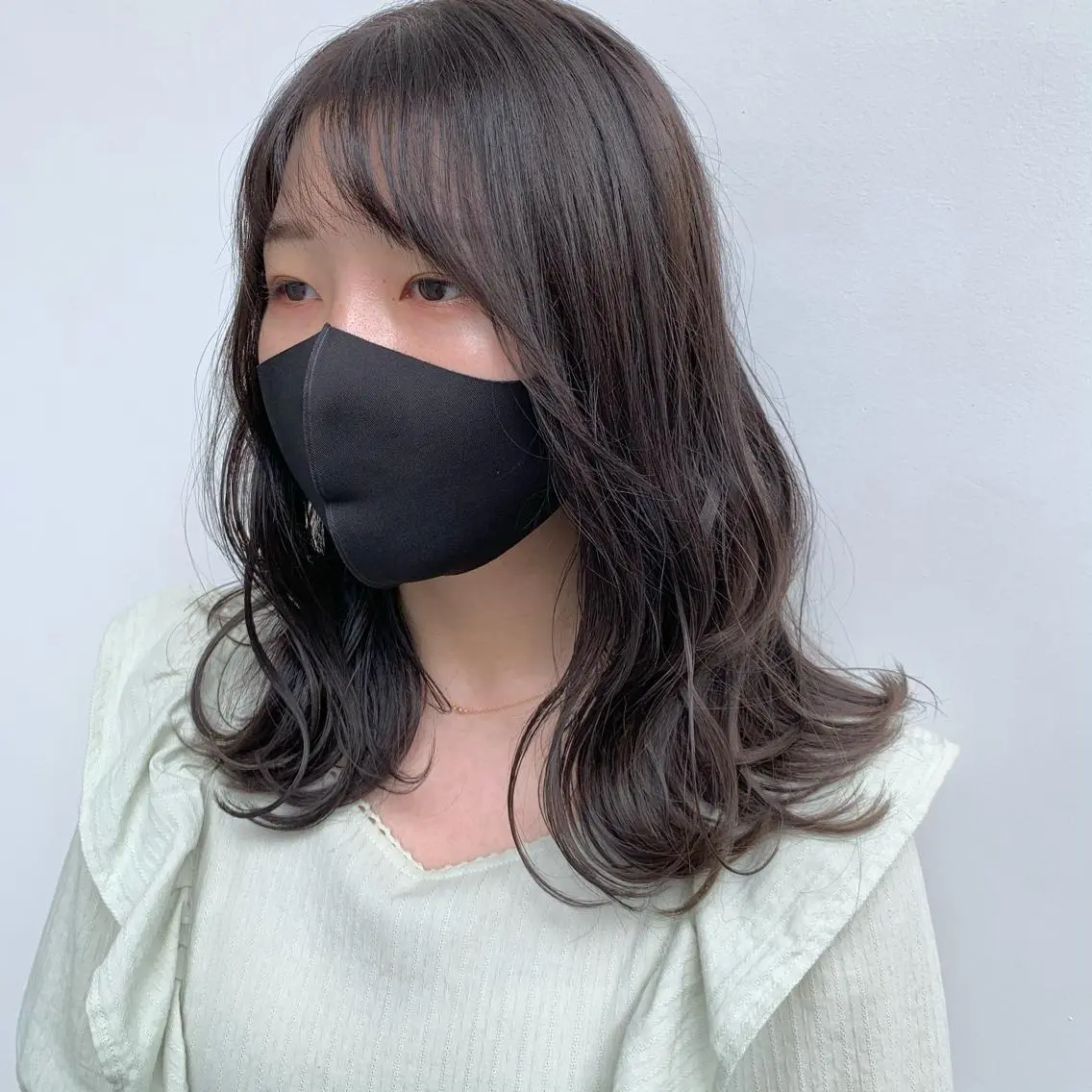 ロング カラー ベージュカラー ブリーチ イヤリングカラー グレージュ ハイライトカラー マンツーマン×半個室 まちだきょうすけのヘアスタイル