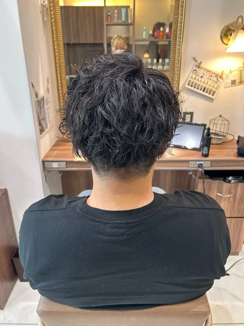 メンズ カット パーマ フェザーパーマ 🌎Rino🔚のヘアスタイル