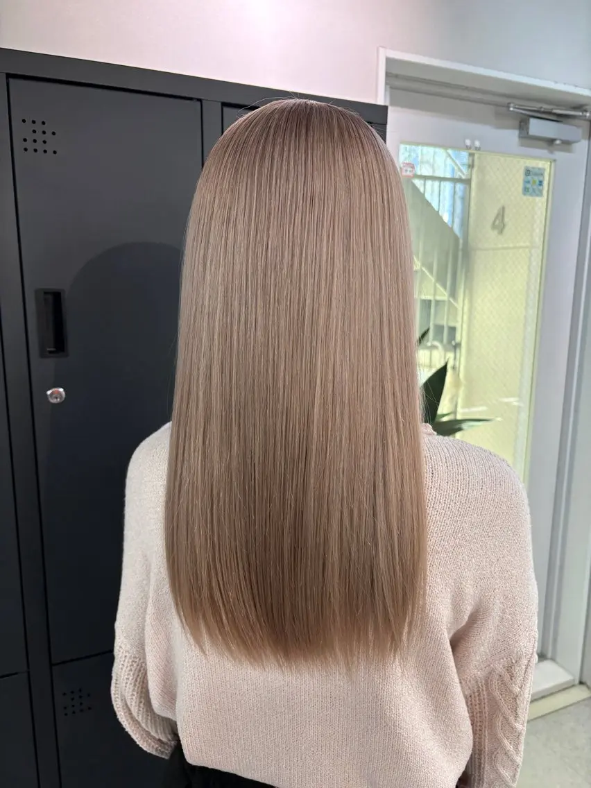 ロング カラー ヘアカラー 🩶ハイトーン × プルエク🩶MIWAのヘアスタイル