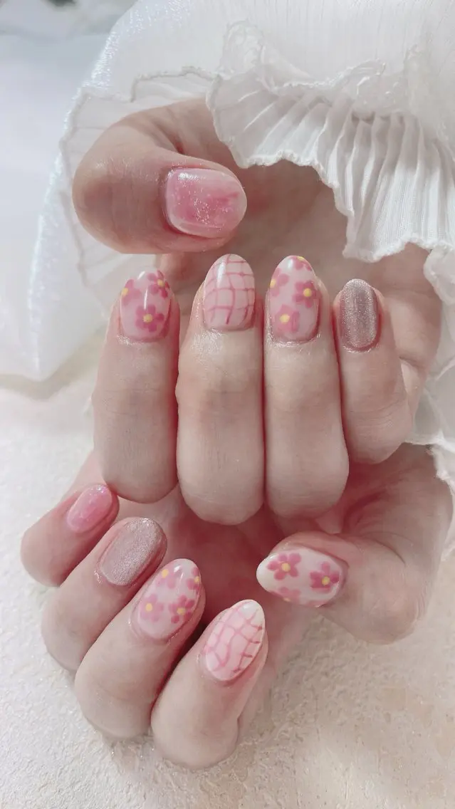 ネイル フレンチネイル ラメ(グリッター) ラメグラデーション マグネットネイル 持ち込み Unicorn Nail原宿表参道のネイルデザイン