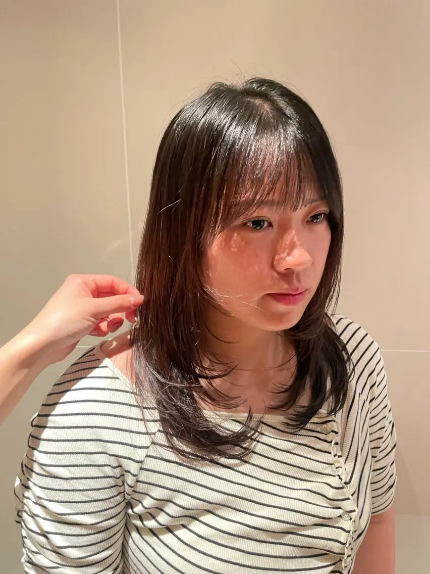 ミディアム レイヤーカット カット レイヤー/縮毛矯正 🪄chihiroのヘアスタイル