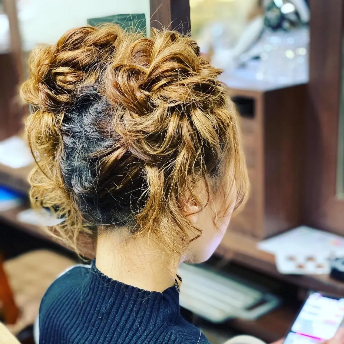 ロング ヘアアレンジ お団子ヘア ヘアセット 泉 汐織のヘアスタイル