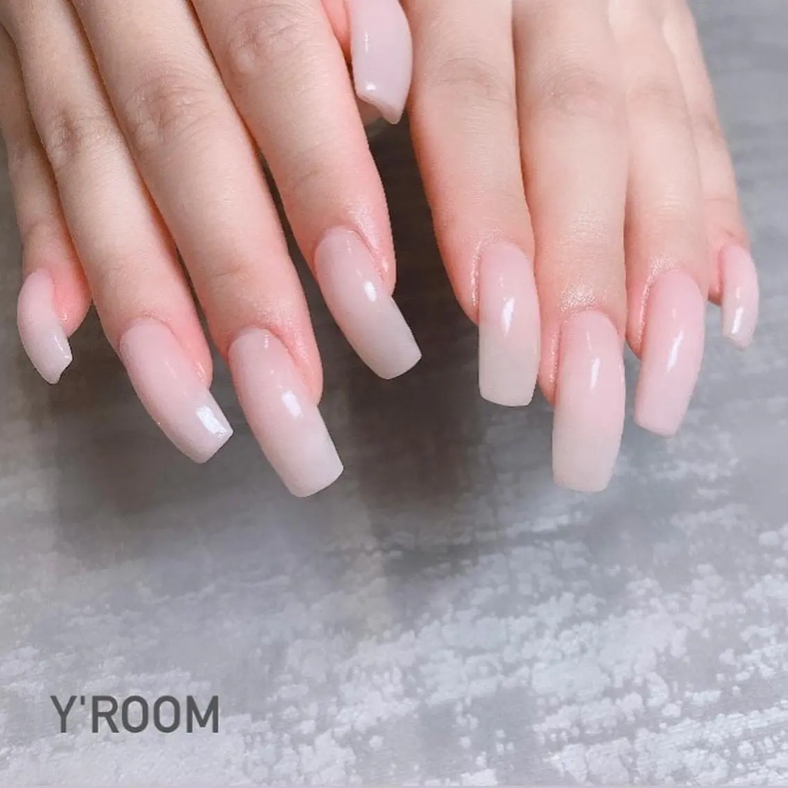 ネイル オーロラネイル フラッシュネイル フットネイル ジェルネイル 氷ネイル・うるうるネイル ハンドネイル YUKA （ネイリスト）のネイルデザイン