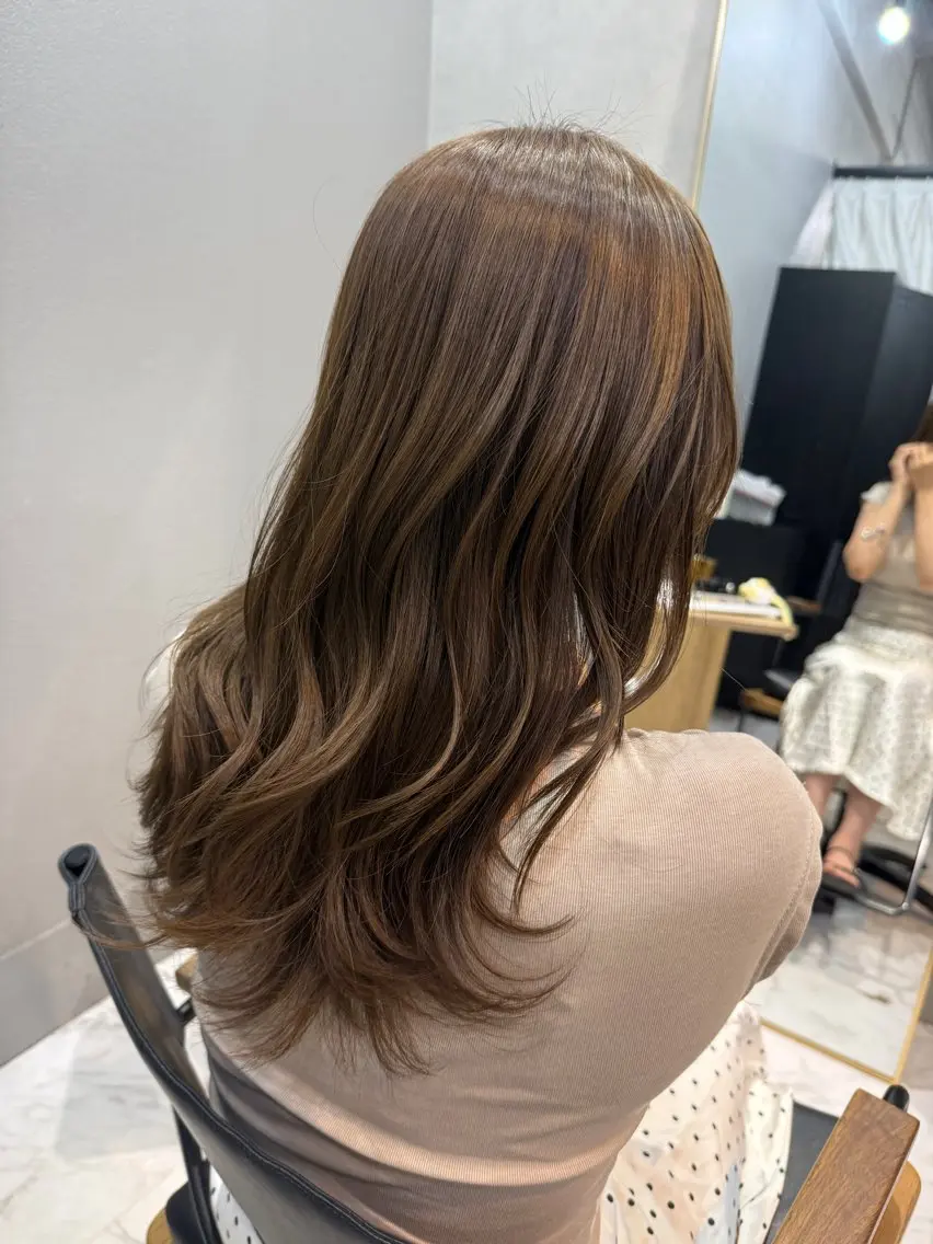セミロング カラー ヘアカラー トリートメント 透明感カラー/パーマ 🌀アオノのヘアスタイル