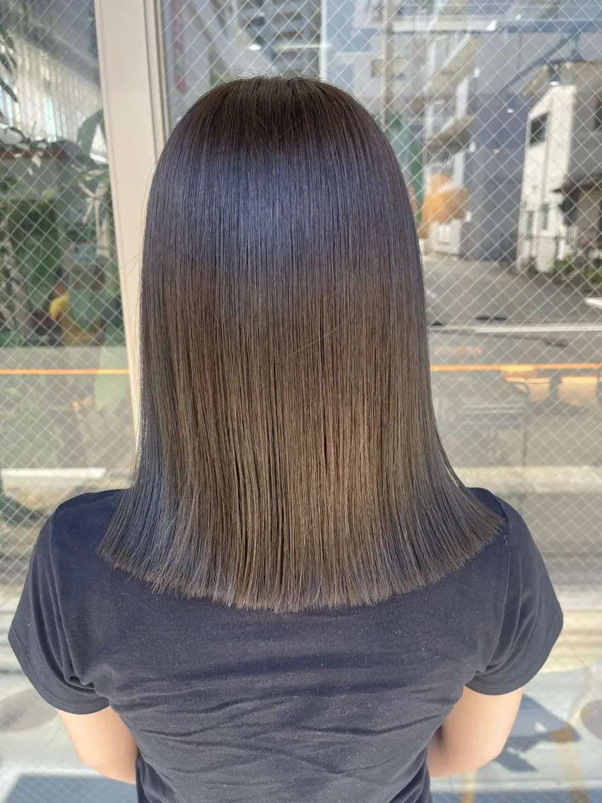 ミディアム カラー グレージュ オリーブグレージュ オリーブグレー カット ヘアカラー トリートメント 🩵ボブ/レイヤー /髪質改善🩵のヘアスタイル