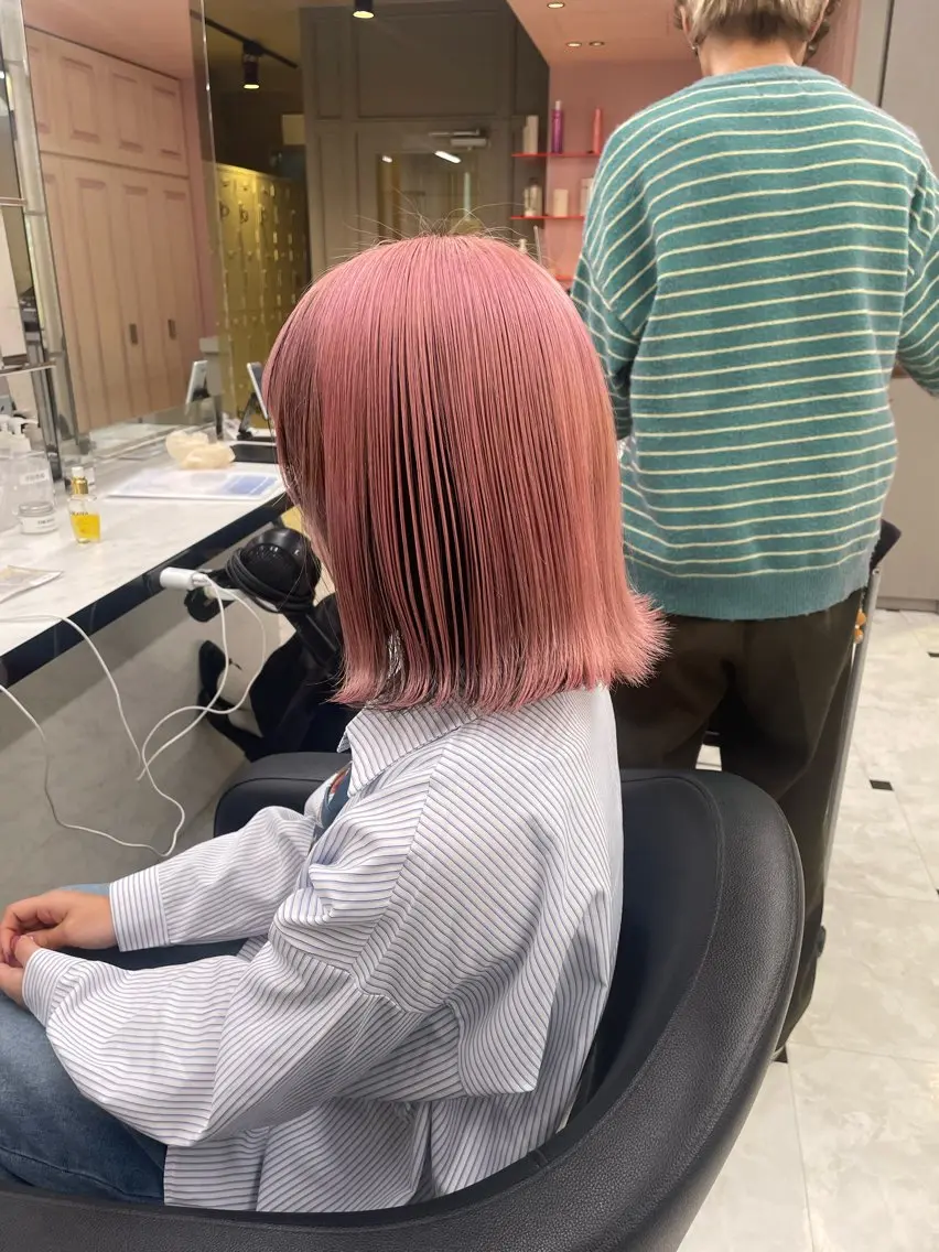 ロング カラー ヘアアレンジ ブリーチ ダブルカラー インナーカラー ピンクカラー ヘアカラー ピンク・ベージュ🩰 カラー🫧とらのヘアスタイル