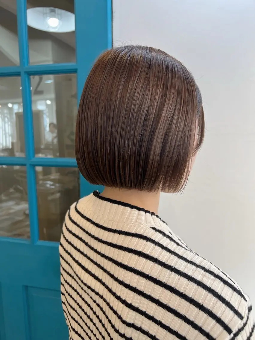 ショート ボブ 顔周りカット ハイライト カット ヘアカラー トリートメント KANA/ボブ/ インナーカラー/艶髪のヘアスタイル