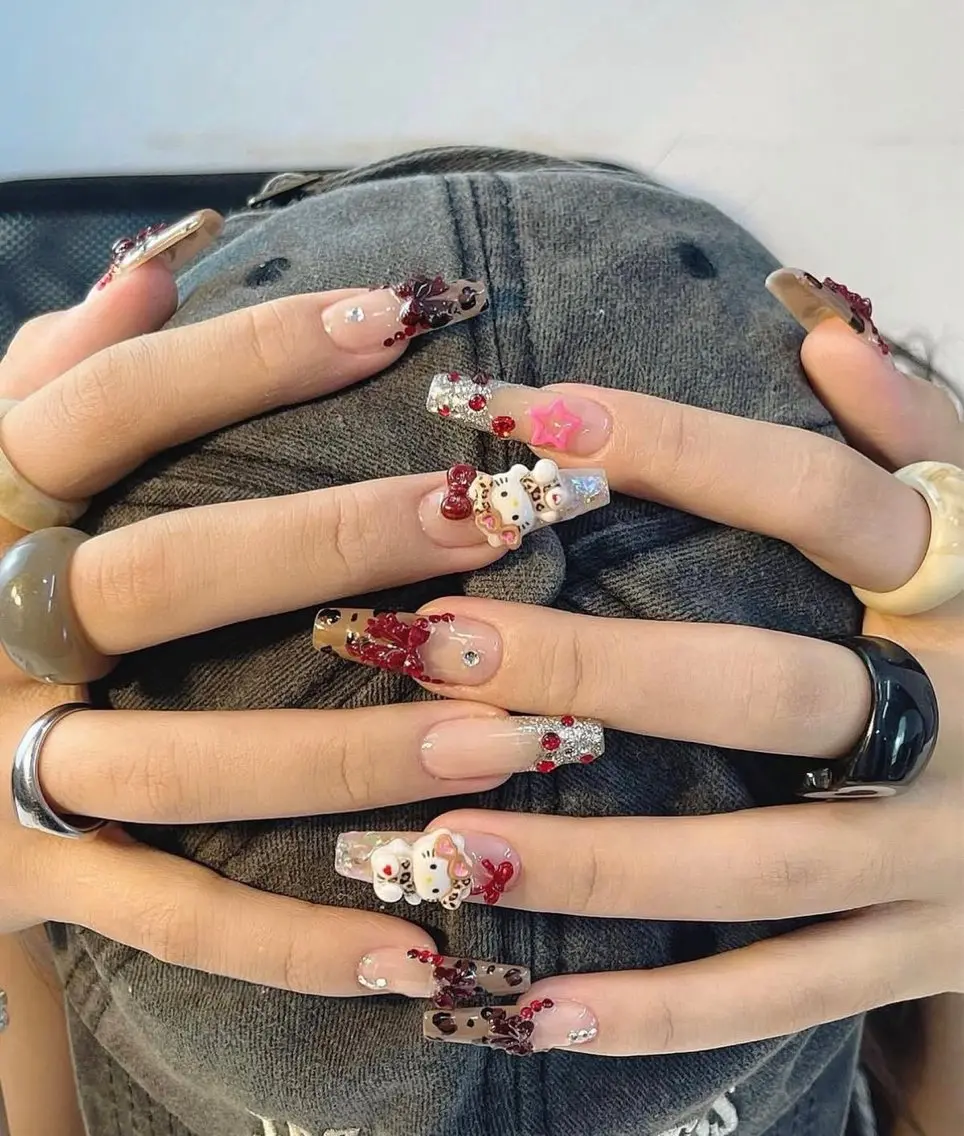 ネイル キラキラネイル 韓国ネイル ロングネイル シンプルネイル ワンホンネイル ハンドネイル Luna Nail.Novaのネイルデザイン