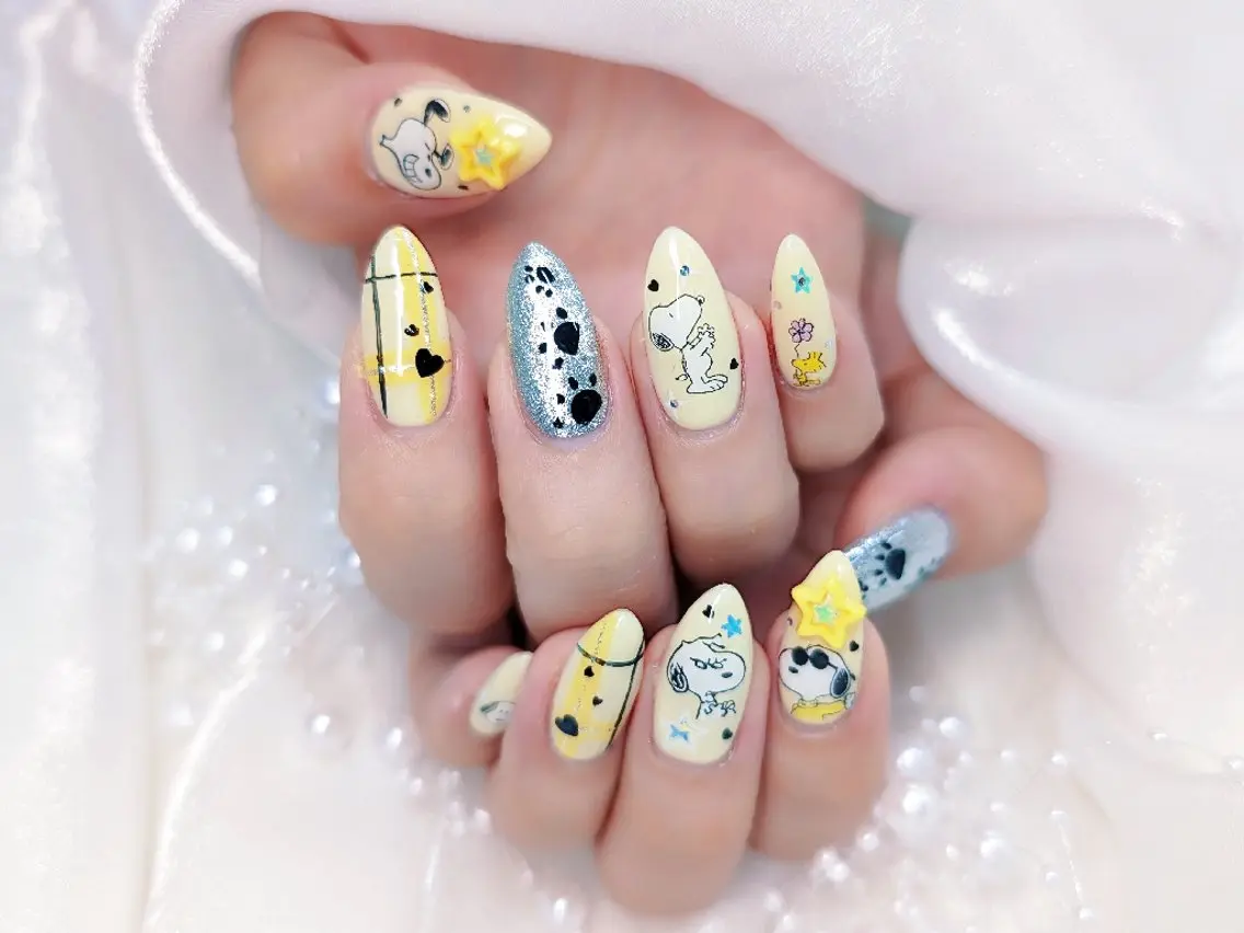 ネイル フラッシュネイル フレンチネイル キラキラネイル ラメ(グリッター) マグネットネイル Chouette Nailのネイルデザイン
