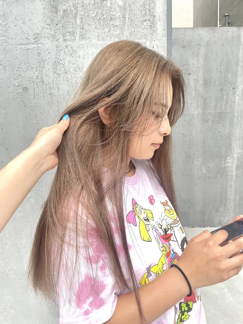 カラー ブリーチ ハイトーンカラー 中村 真珠のヘアスタイル