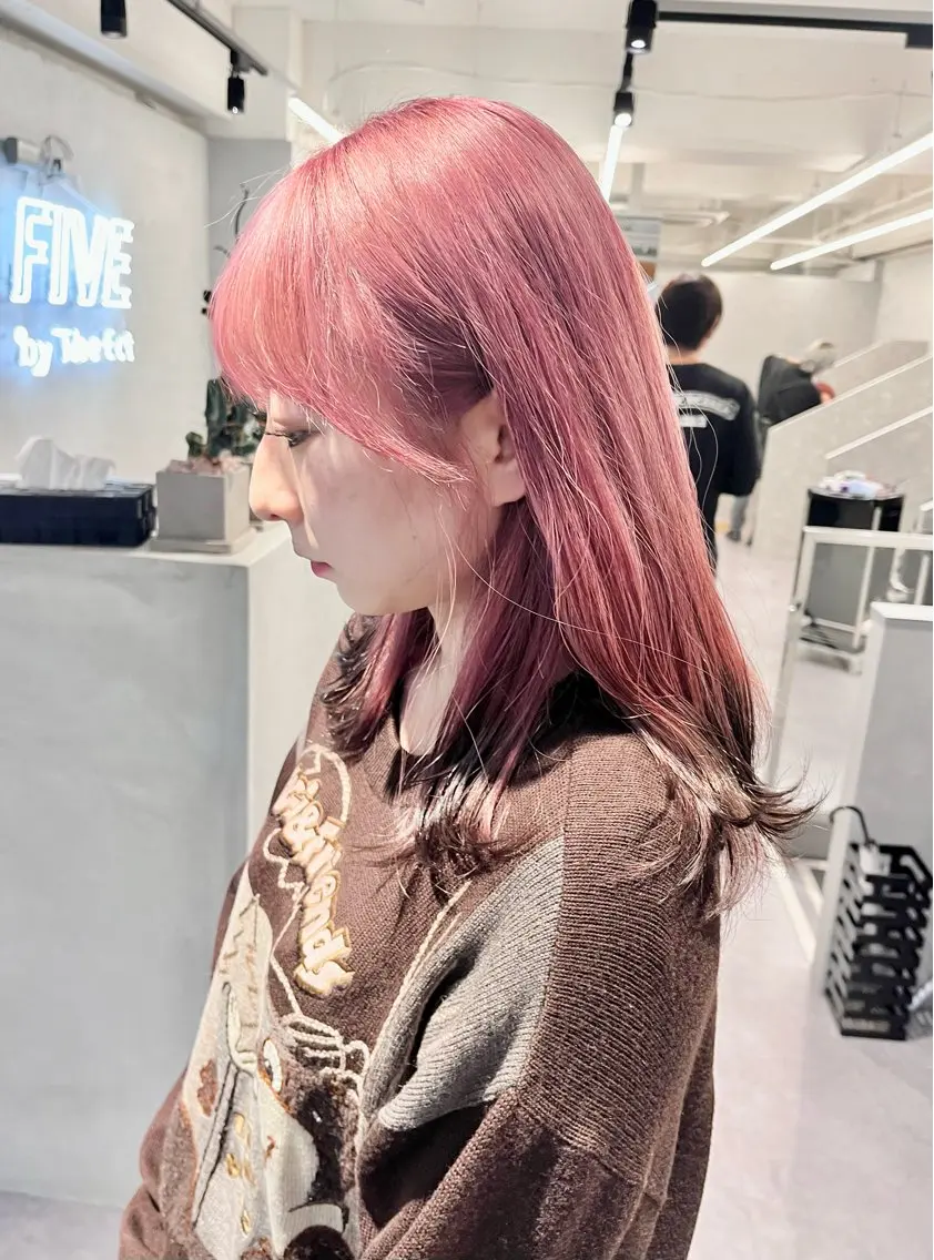 ミディアム カラー 黒髪 デザインカラー ダブルカラー ハイトーンカラー インナーカラー デザインカラー 小西勇次のヘアスタイル