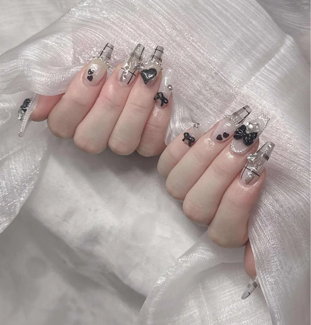 ネイル 長さ出し グラデーション 卒業式 キラキラネイル マグネットネイル ハンドネイル Lee Nailsのネイルデザイン