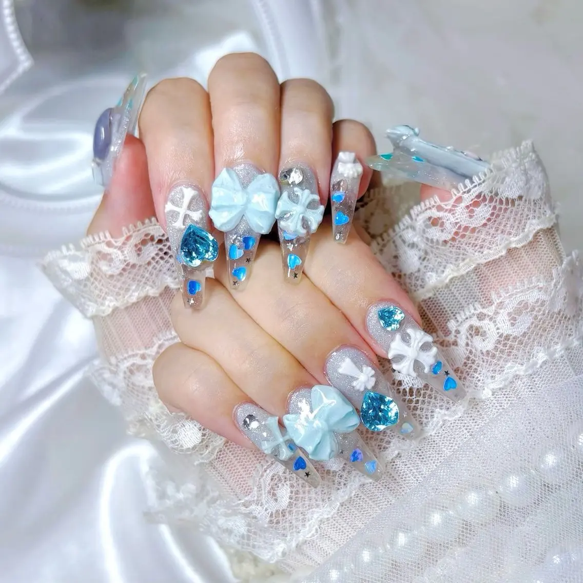 ネイル フットネイル フレンチネイル グラデーション キラキラネイル マグネットネイル ハンドネイル Lina nailのネイルデザイン
