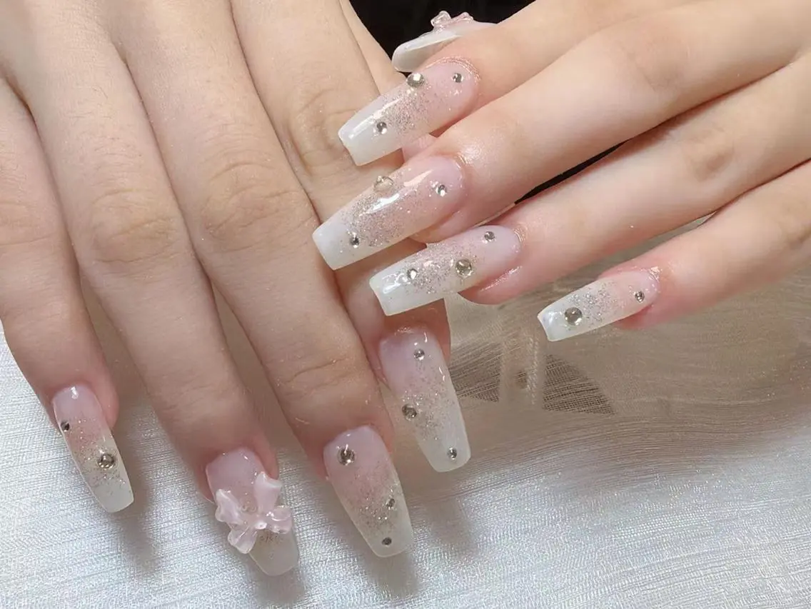 ネイル 長さ出し フレンチネイル 韓国ネイル マグネットネイル 持ち込み ハンドネイル ハンドケア The Nail 新大久保店のネイルデザイン