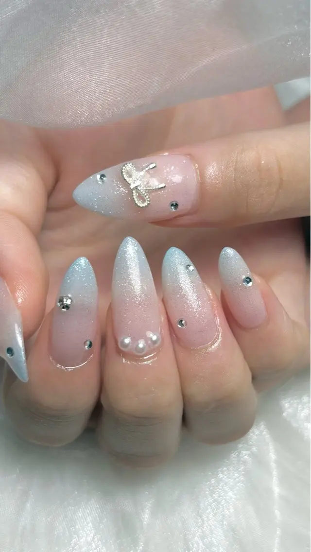 ネイル チークネイル ドット フラッシュネイル フラッシュマグ 韓国ネイル ハンドネイル nail salon Anela🪽🫧のネイルデザイン