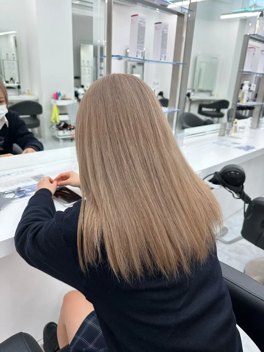 セミロング カラー ヘアカラー トリートメント レイヤーダブルカラー KYONのヘアスタイル