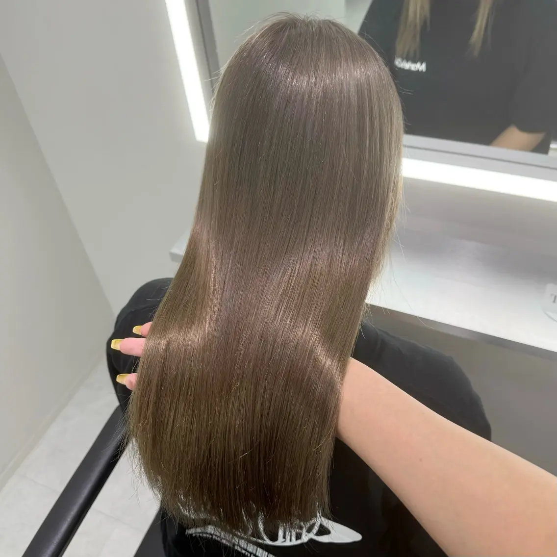 セミロング ヘアカラー tace新宿 めいのヘアスタイル