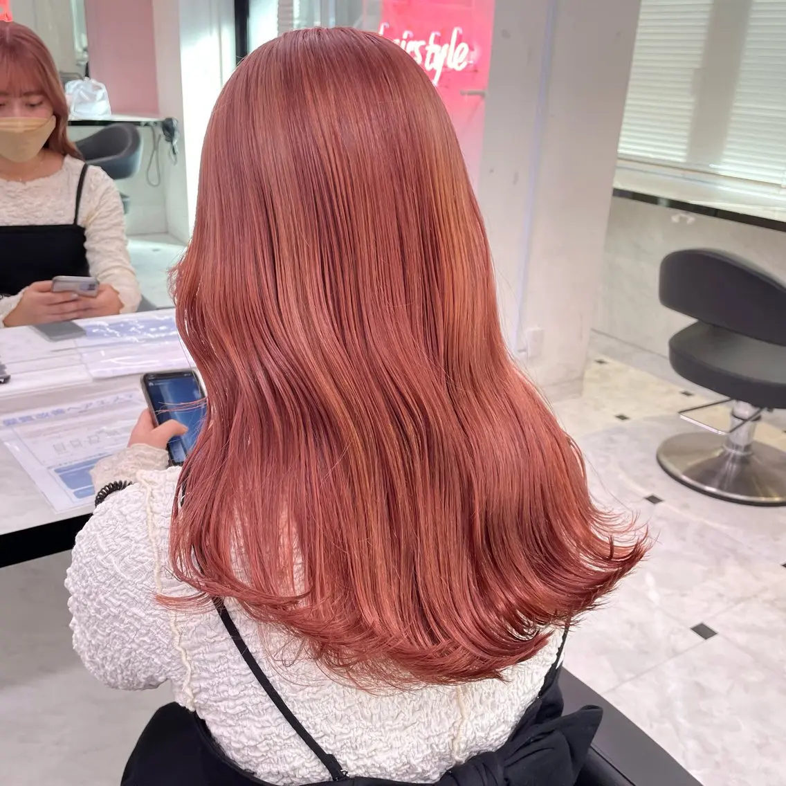 ロング カラー ヘアアレンジ ブリーチ ダブルカラー ピンクカラー ヘアカラー ピンク・ベージュ🩰 カラー🫧とらのヘアスタイル