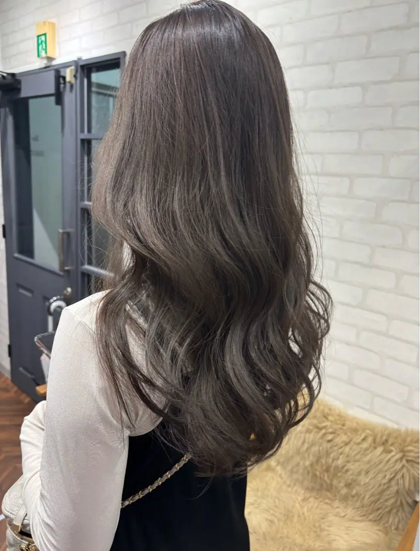 ロング カラー ヘアアレンジ カット ヘアカラー トリートメント kei🤎ベージュ /透明感カラー/博多のヘアスタイル