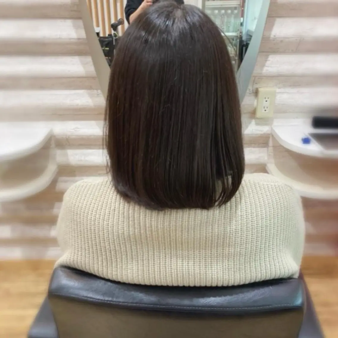 セミロング カラー 髪質改善 カット トリートメント KON｜ごまかさない 艶。酸熱×精密カットのヘアスタイル