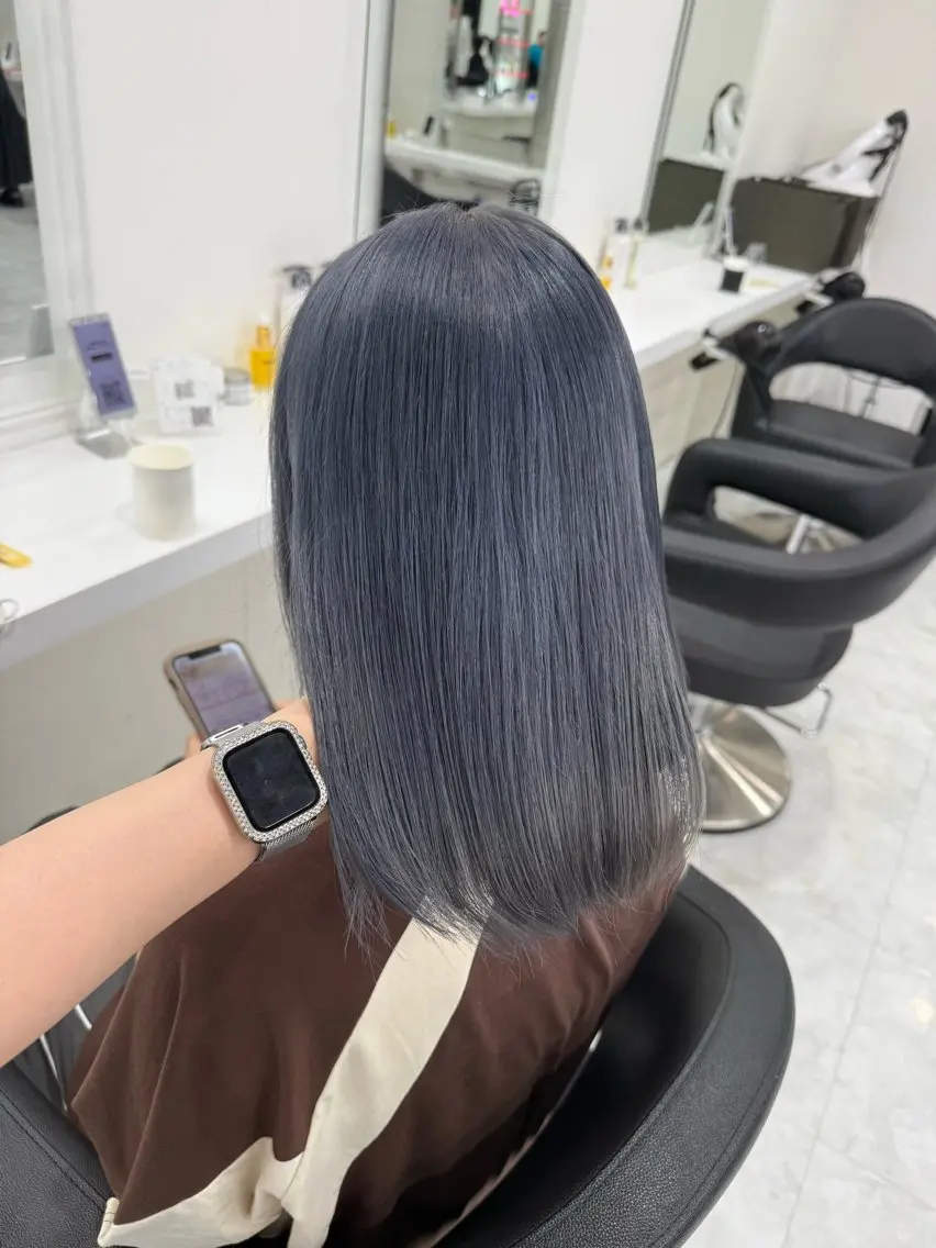 ロング カラー ラベンダー💜 グレージュ🩶のヘアスタイル