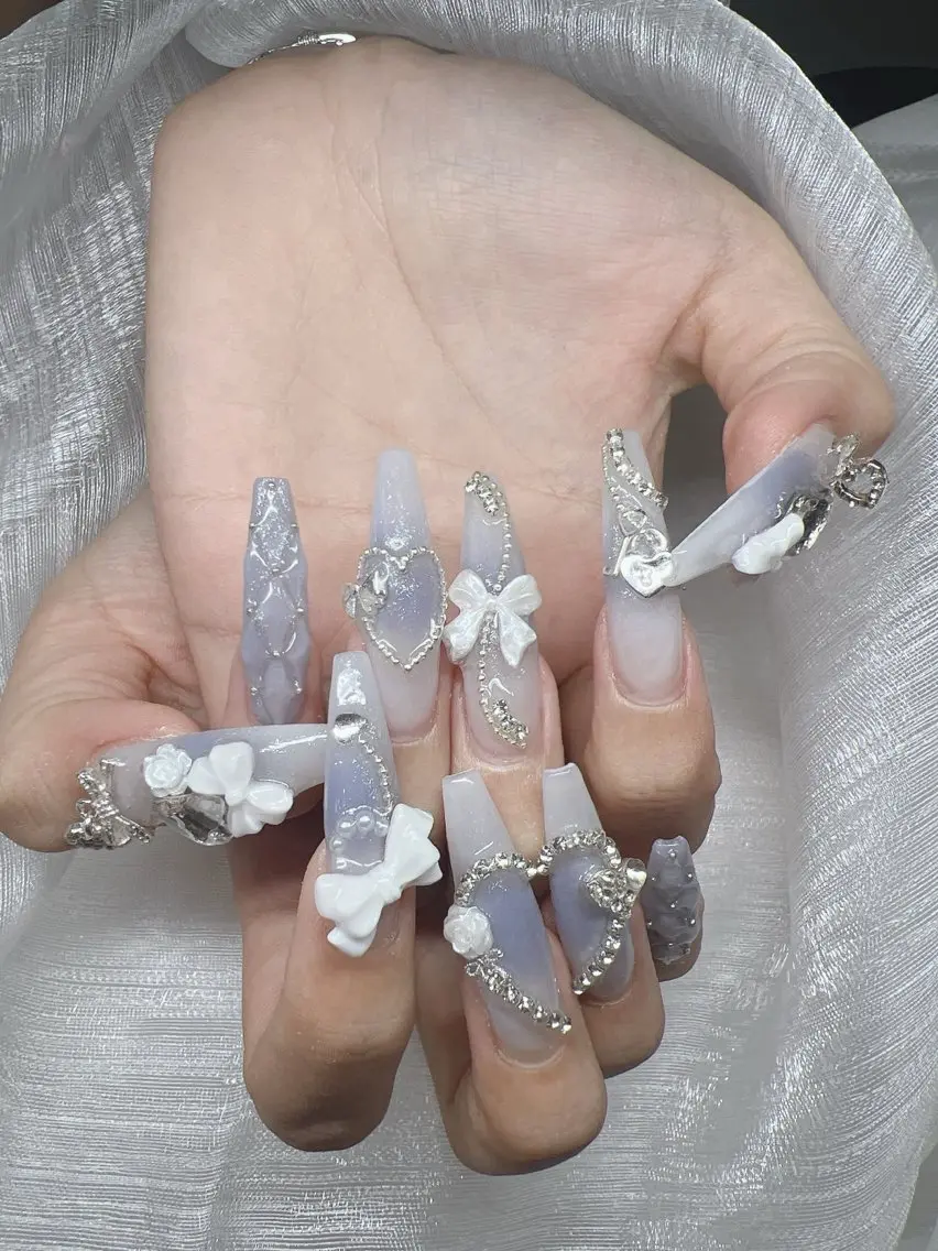ネイル 長さ出し グラデーション キラキラネイル マグネットネイル ニュアンスネイル ハンドネイル Lee Nails チップ長さだし専門店のネイルデザイン
