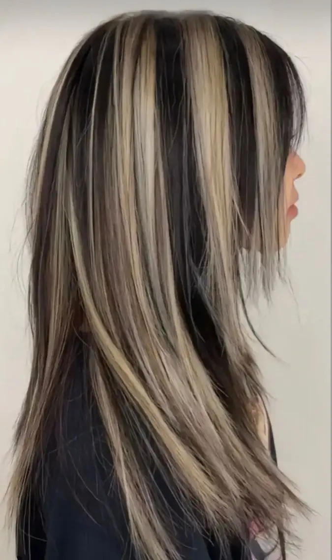 ロング ヘアカラー 愛瑠奈 erunaのヘアスタイル