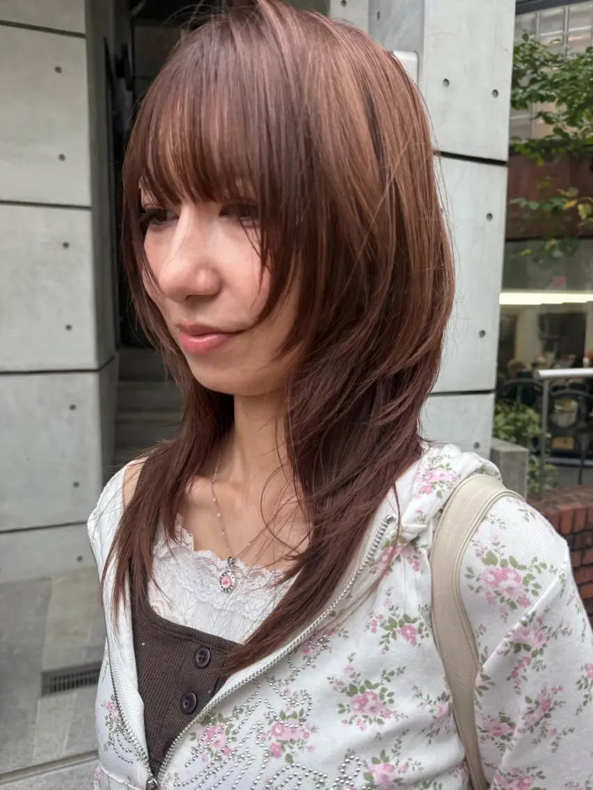 ロング ロングレイヤー アッシュ アッシュブラウン ラベンダーベージュ ボブ カット レイヤーカット\ウル フ　chinatsuのヘアスタイル