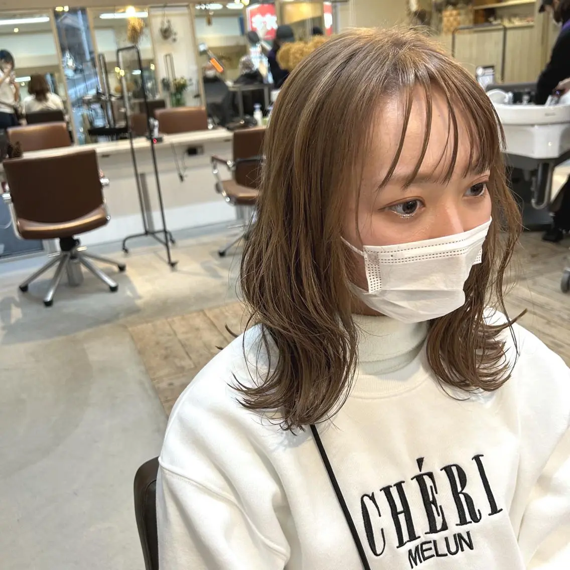 ミディアム カット ヘアカラー 綿貫 美雪のヘアスタイル