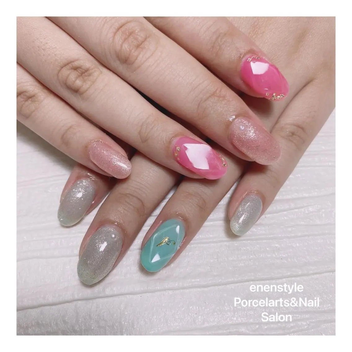 ミディアム ネイル ハンドネイル 🐾enen style 🐾のネイルデザイン
