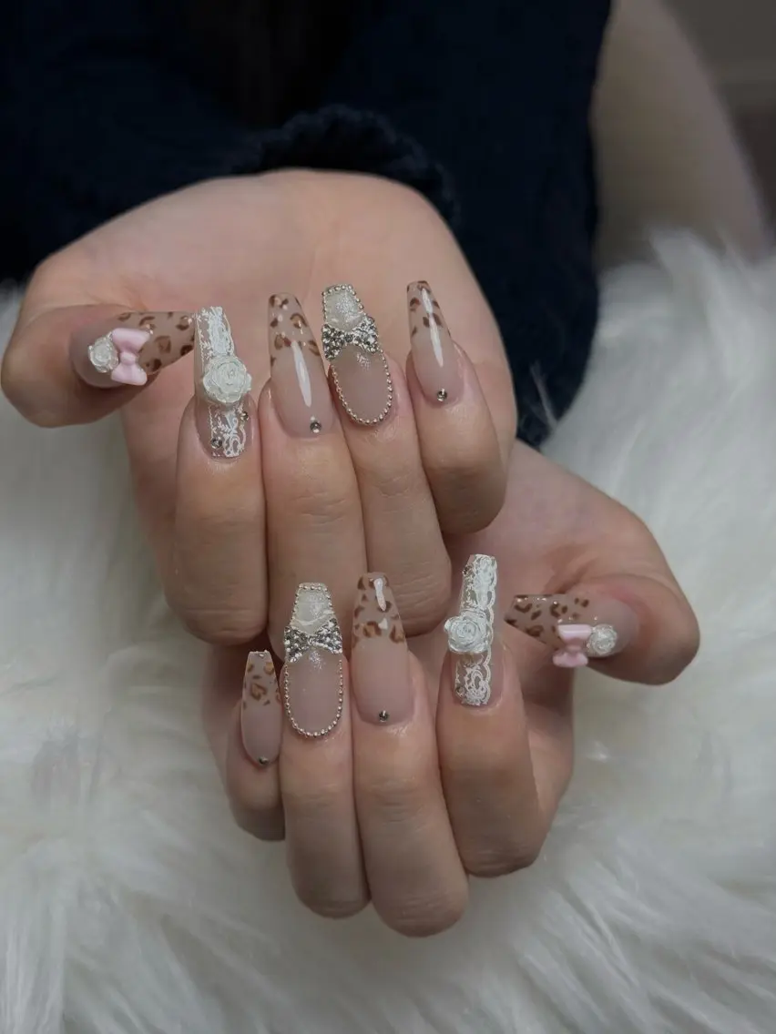 ネイル フレンチネイル ジェルネイル キラキラネイル 韓国ネイル マグネットネイル Julli NailStudioのネイルデザイン
