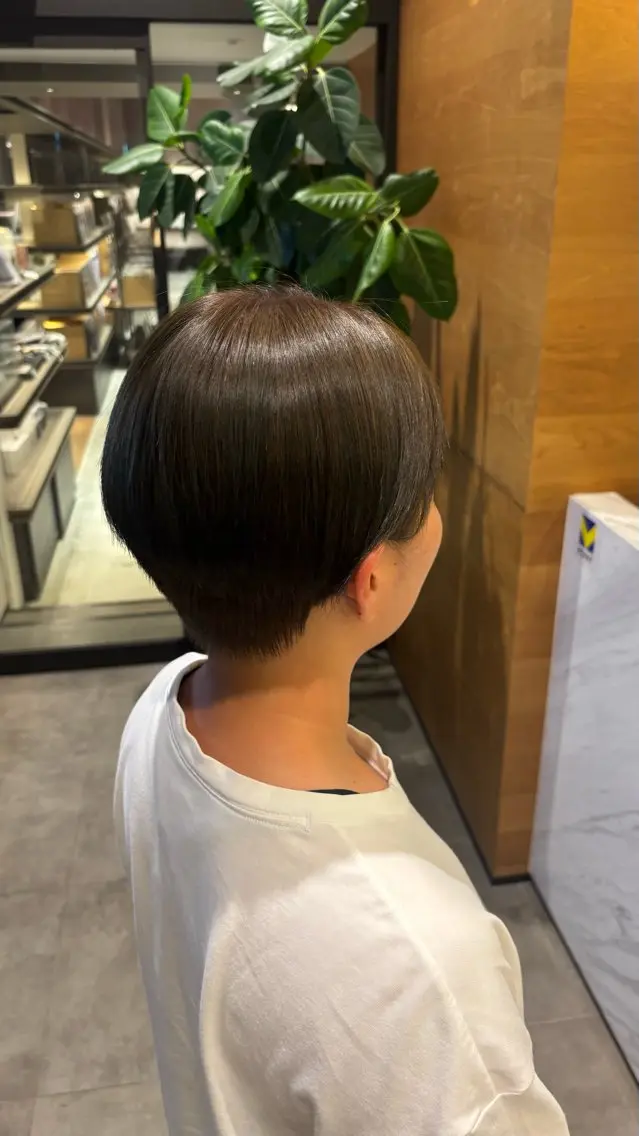 ショート カラー 透明感カラー オリーブカラー COCOMI🌻 湘南T-SITEのヘアスタイル