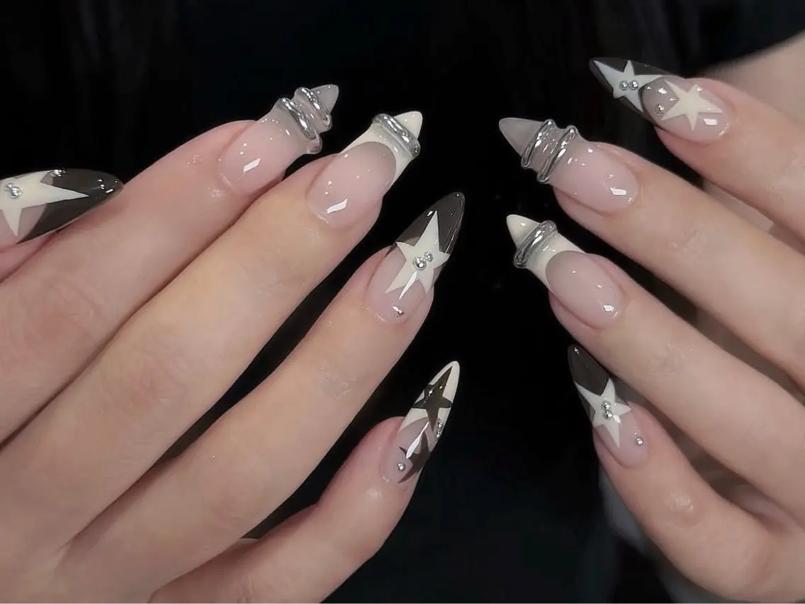 ネイル オーロラネイル チークネイル フットネイル フレンチネイル ジェルネイル ハンドネイル ハンドケア NEW NAIL💞 yuki🔥のネイルデザイン