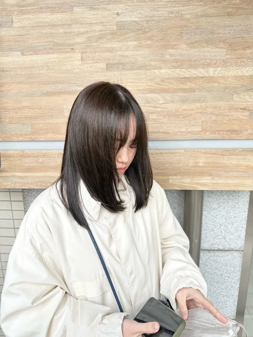 ミディアム カラー ブラウンカラー オリーブブラウン 顔周りカット レイヤーカット カット ヘアカラー ボブ/艶カラー /misako🧺のヘアスタイル