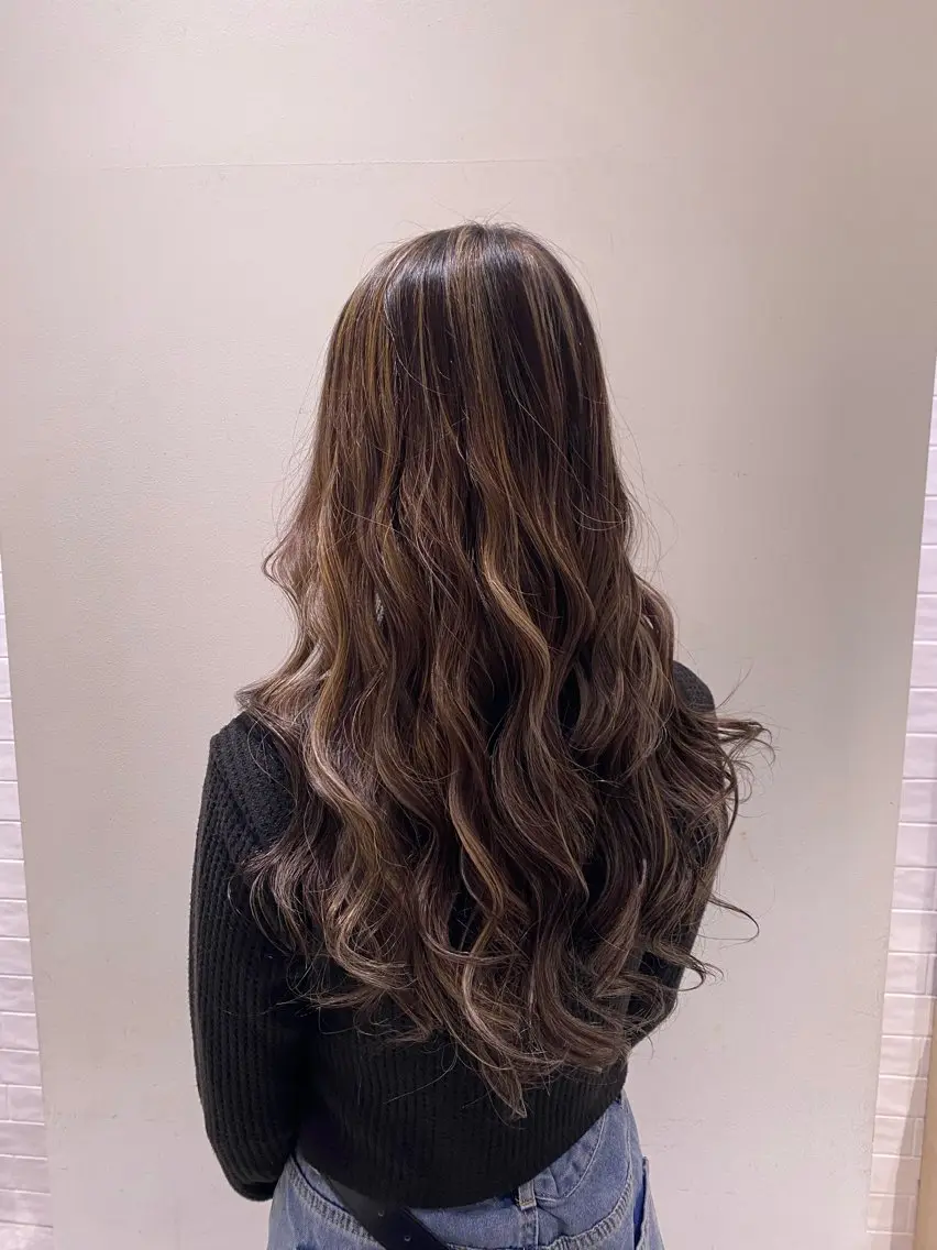 ロング カラー ハイライトカラー ハイライト ヘアカラー トリートメント stair:case 🌱Fuka🌱🦖のヘアスタイル
