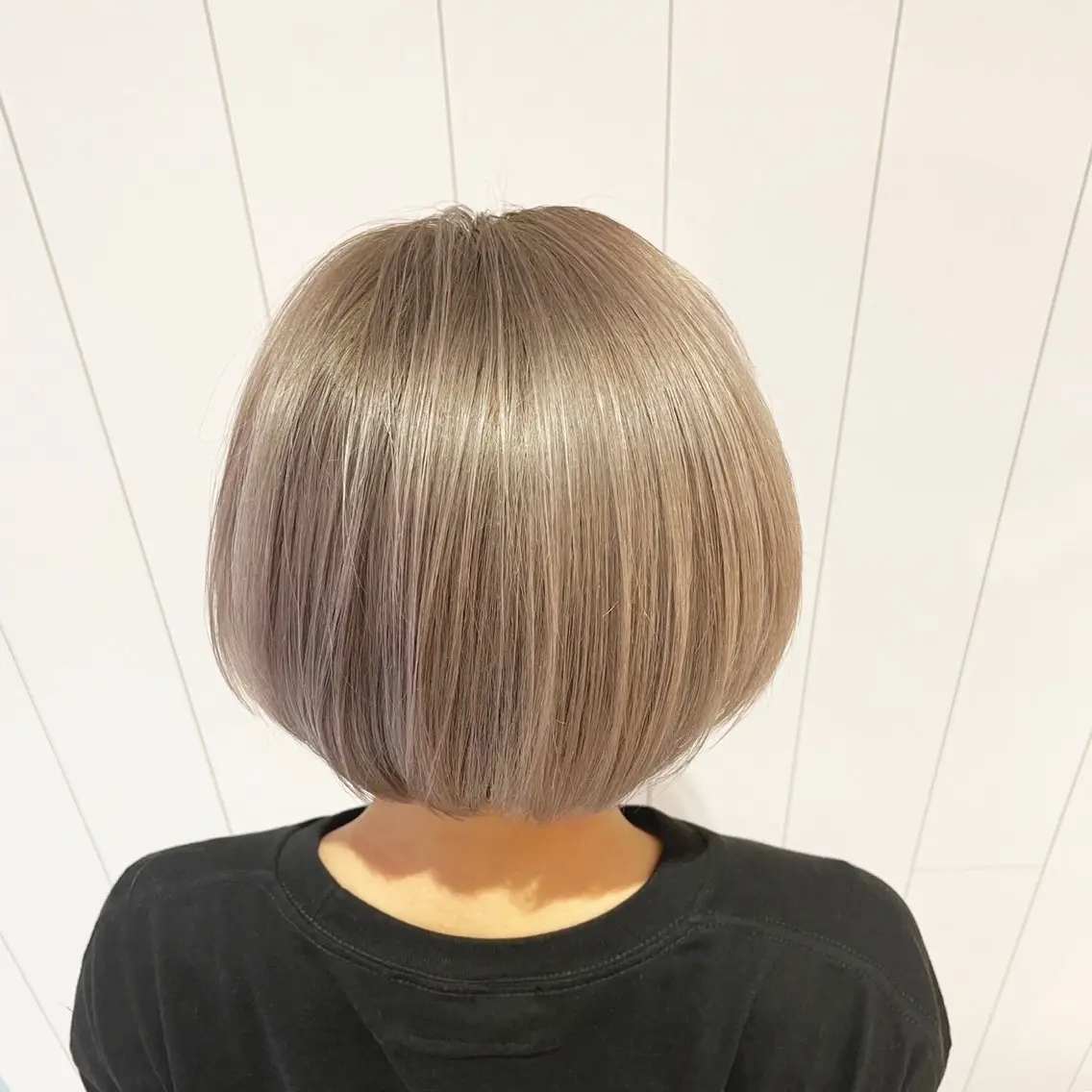 ショート カラー ブリーチ 透明感カラー メンズパーマ・ カット モリヤ🌺のヘアスタイル