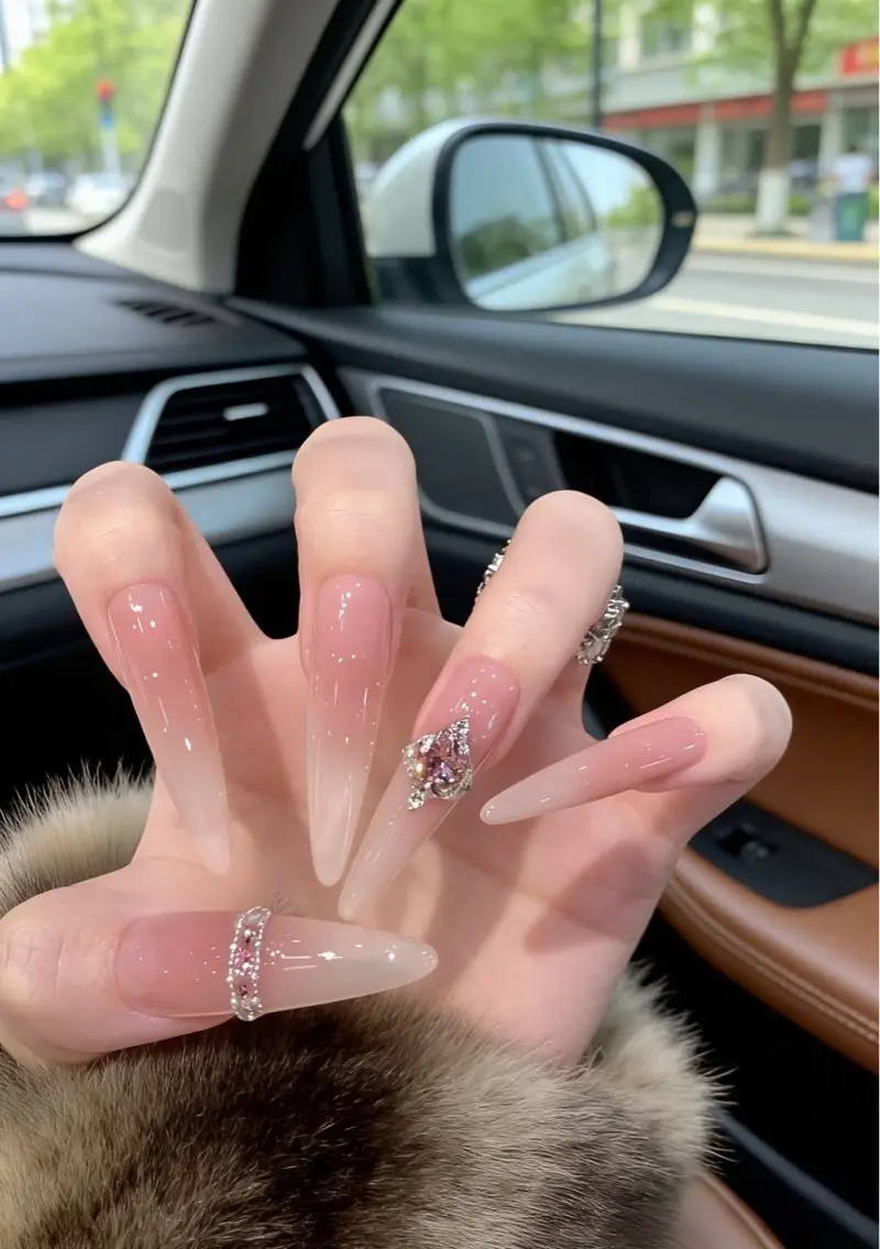 ネイル 韓国ネイル マグネットネイル 持ち込み ハンドネイル Dyo Nail_Royalのネイルデザイン