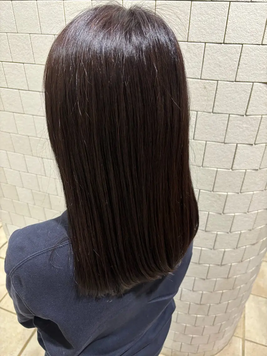 ミディアム 伊藤 樹生のヘアスタイル