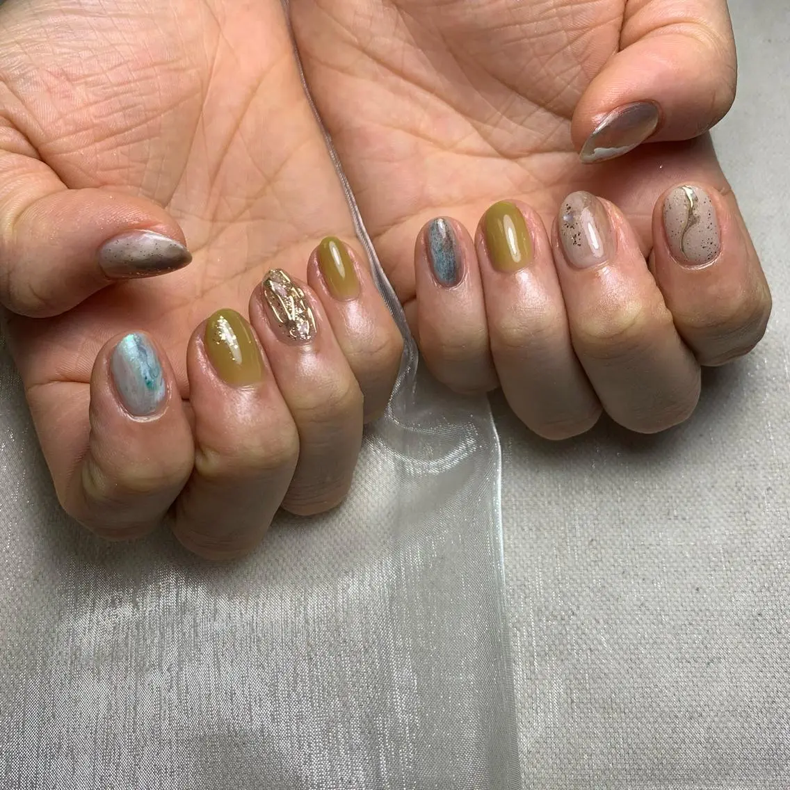 ネイル ハンドネイル 里見 麗のネイルデザイン