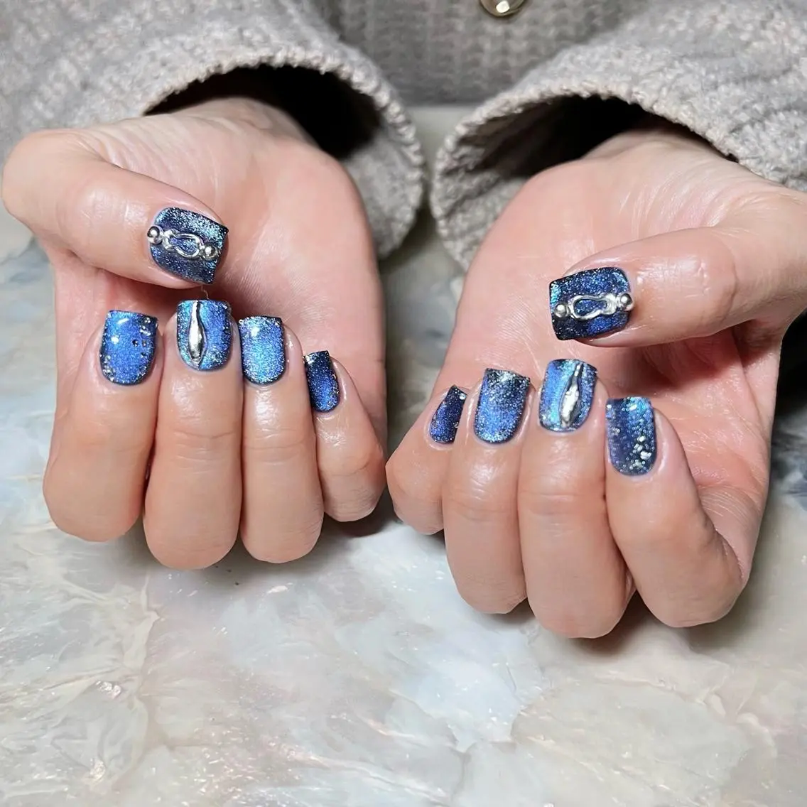 ネイル マグネットネイル ニュアンスネイル ショートネイル gemickle nailのネイルデザイン