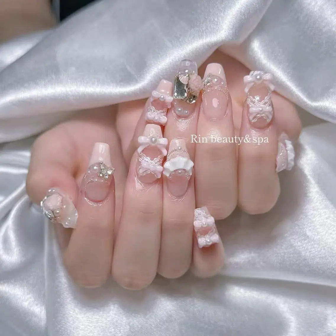 ネイル チークネイル フレンチネイル ガラスフレンチ グラデーション キラキラネイル ハンドネイル Rin Nail 新大久保店のネイルデザイン